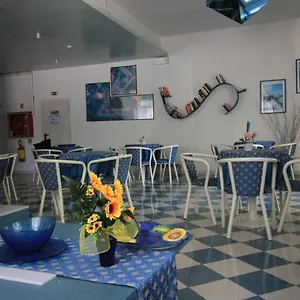 *** Hotel apartamentowy Bluadria Włochy